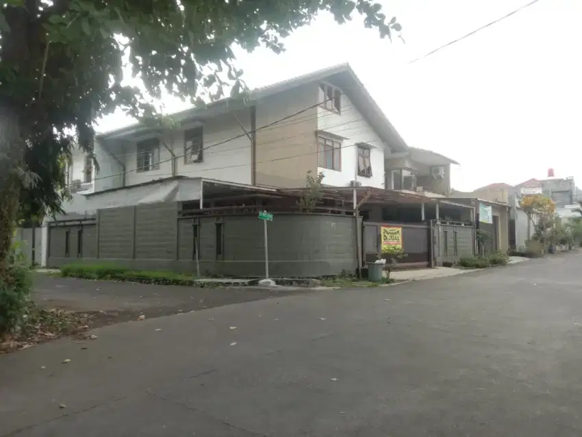 Rumah Mewah Lingkungan Nyaman Aman Strategis Komplek Sukaluyu Bandung