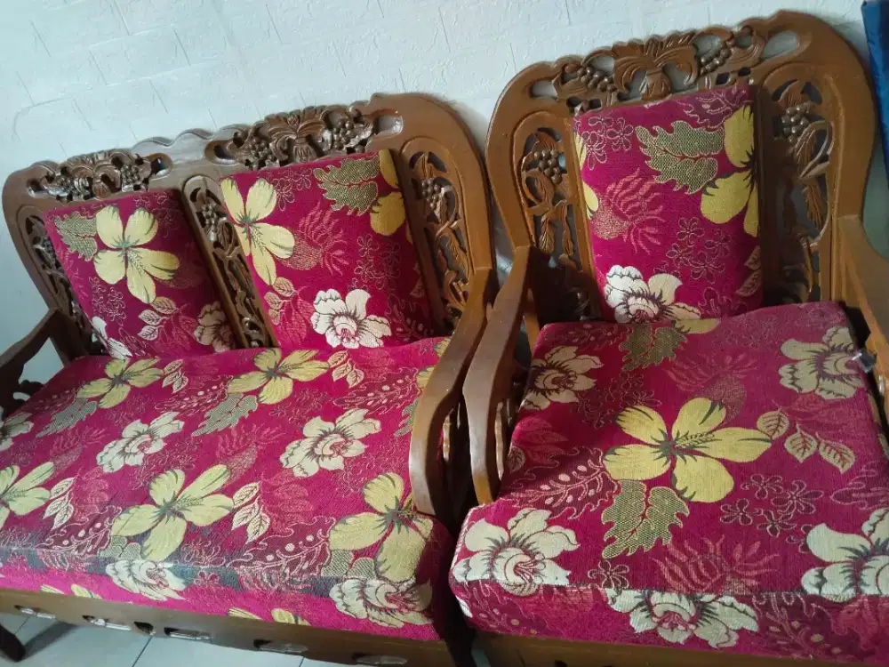 Sofa motif bunga+meja