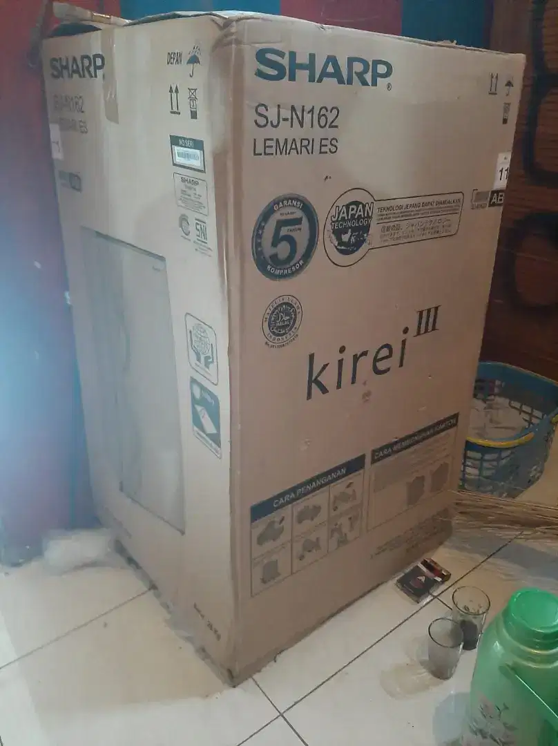 Kulkas sharp baru