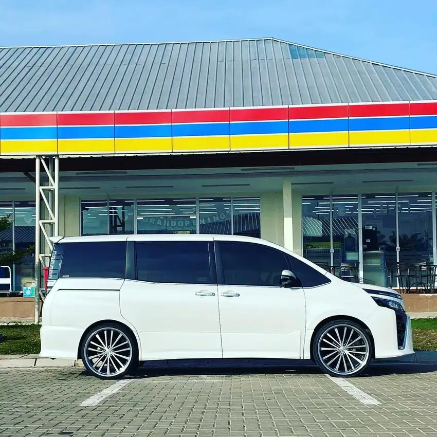 Toyota Voxy Paling Ganteng, Service Recored Astra Auto 2000