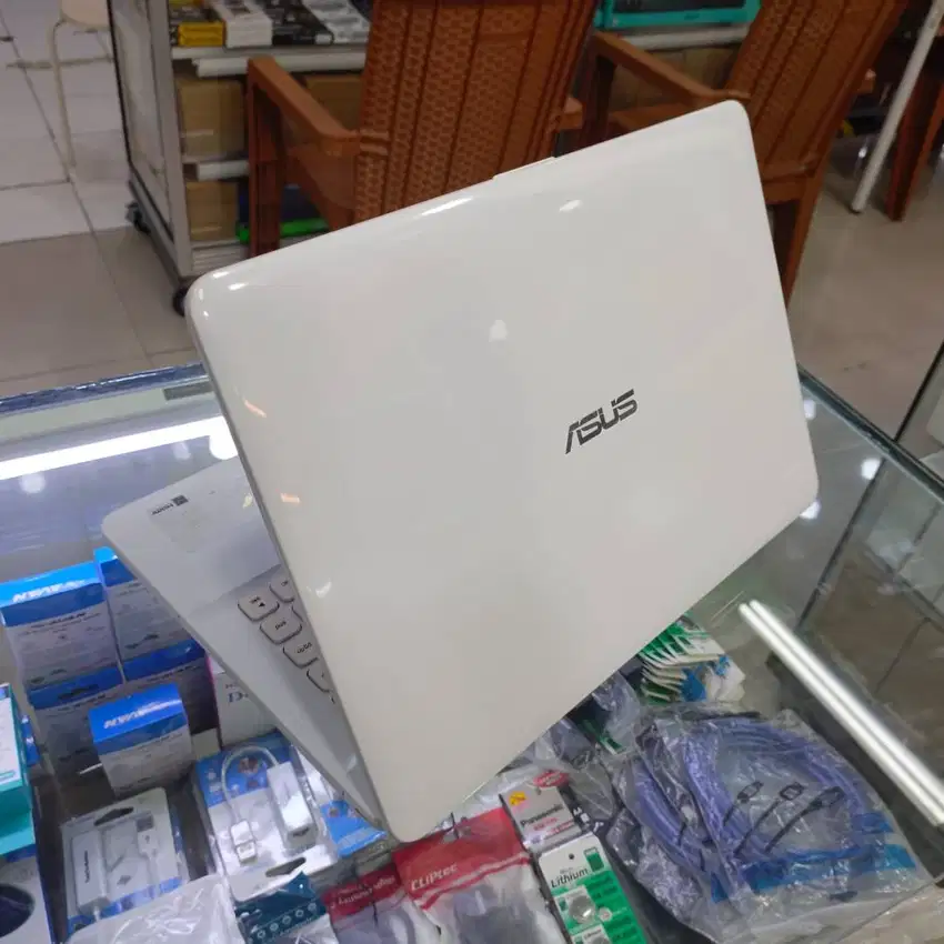 Laptop asus X441 ntel Core i3-6006U Dual VGA 920MX Ram 8gb Ssd 256gb