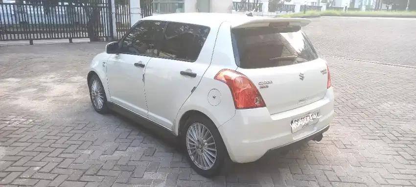 Suzuki Swift GT3 1.5 A/T Putih Mutiara 2012