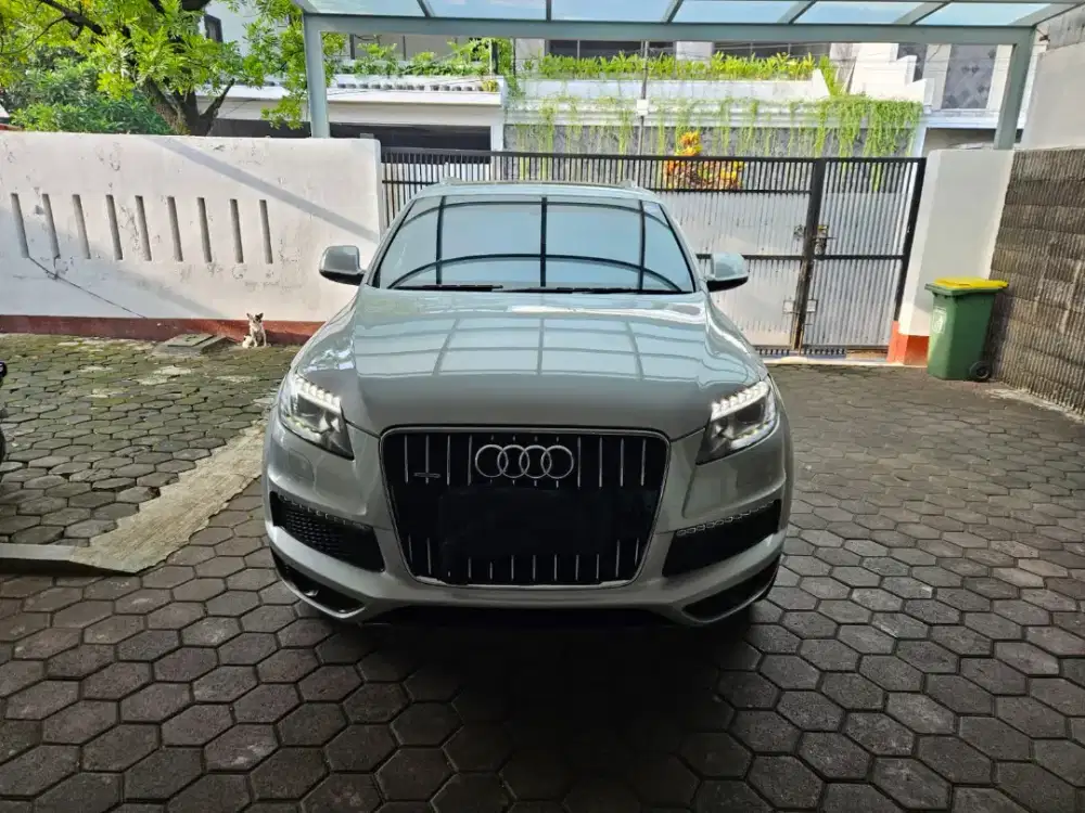 Audi Q7 2012 silver
