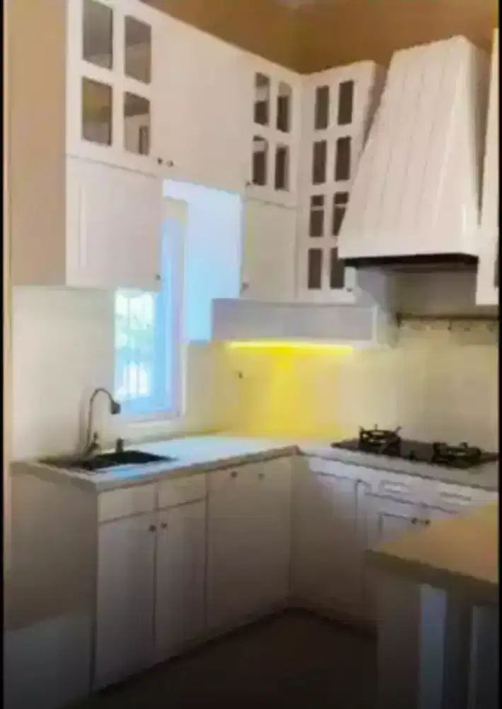 Pembuatan Furniture Lemari, kitchen set, meja kursi Kafe etc