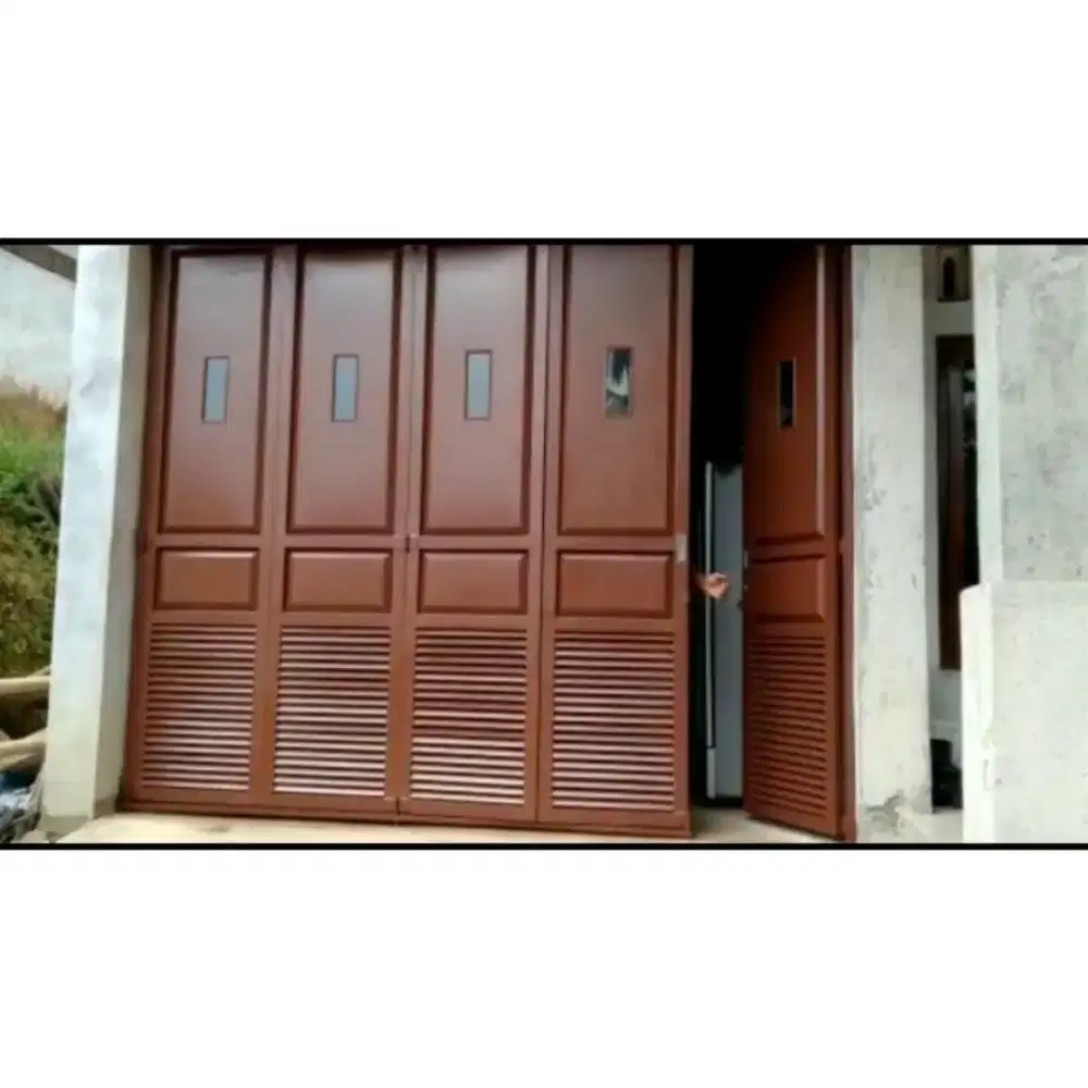 Pintu garasi minimalis