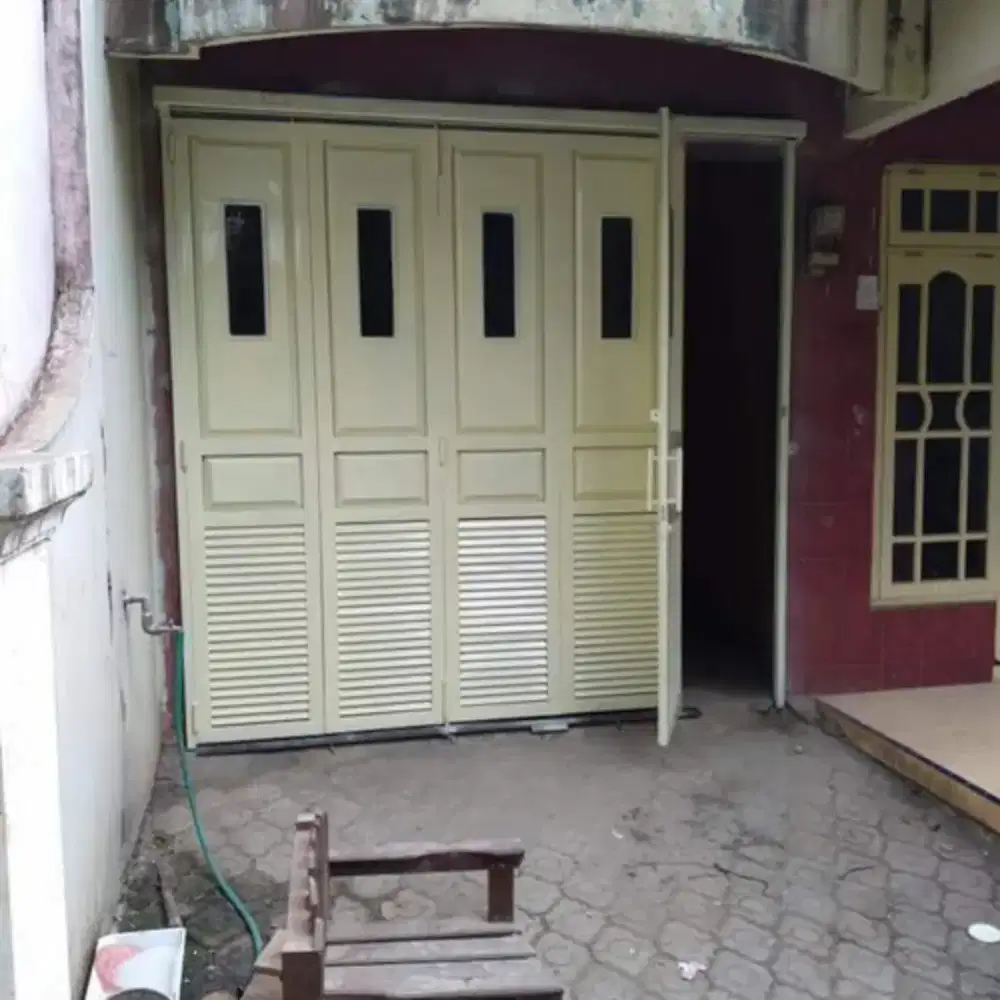 Pintu garasi minimalis