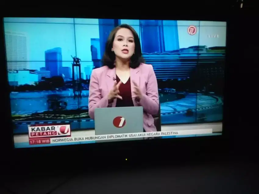 Jika LED LCD TV Panasonic 24inch Analog