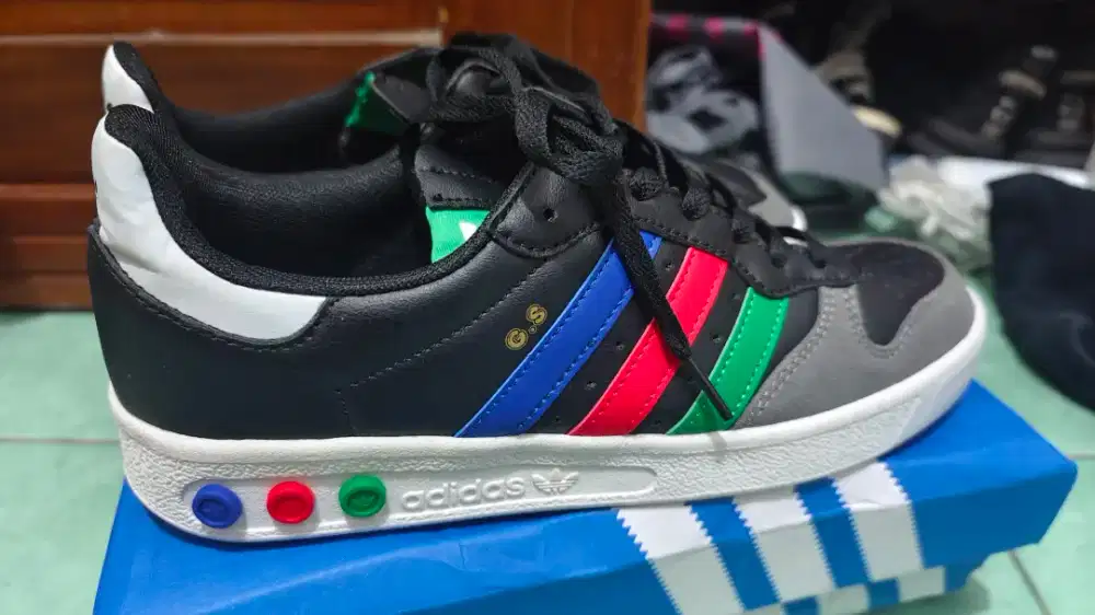 Adidas G.S Like New