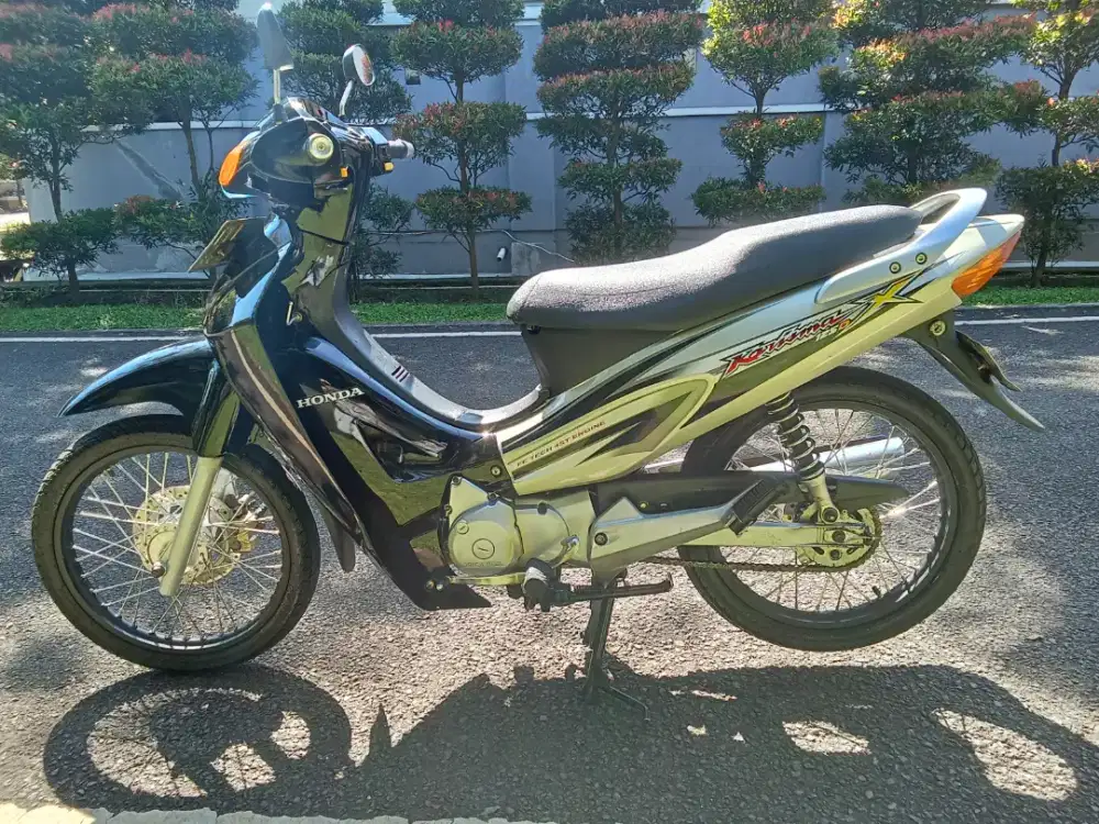 Honda Kharisma 125 D