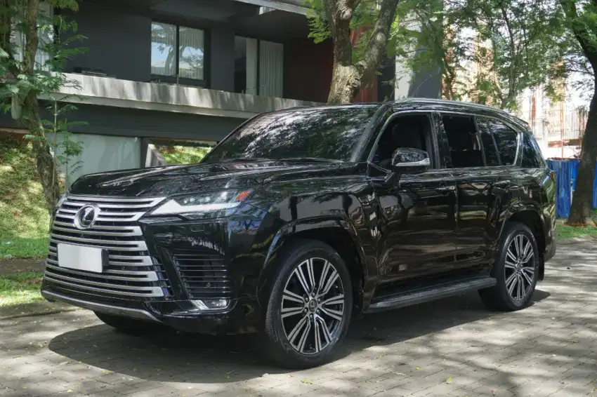 Lexus LX600
4x4 3.5T V6 2022
