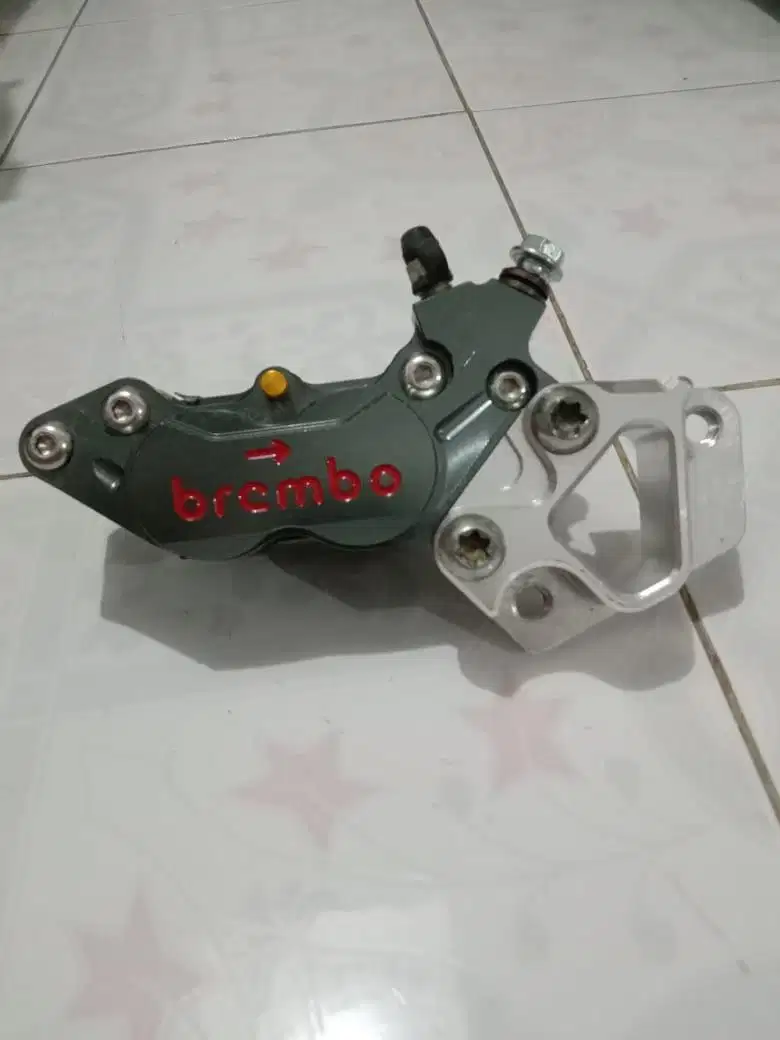 kaliper variasi brembo 4 piston