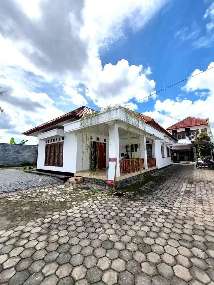 Rumah Super Luas dekat Jalan Damai Palagan