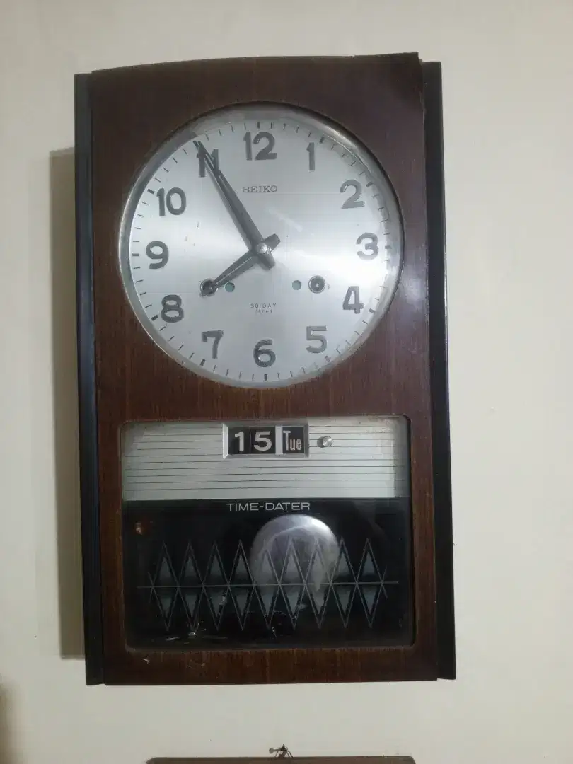 Jam bandul seiko