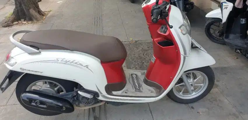 Scoopy Stylish th 2020 mulus poom pjk 04-2026
