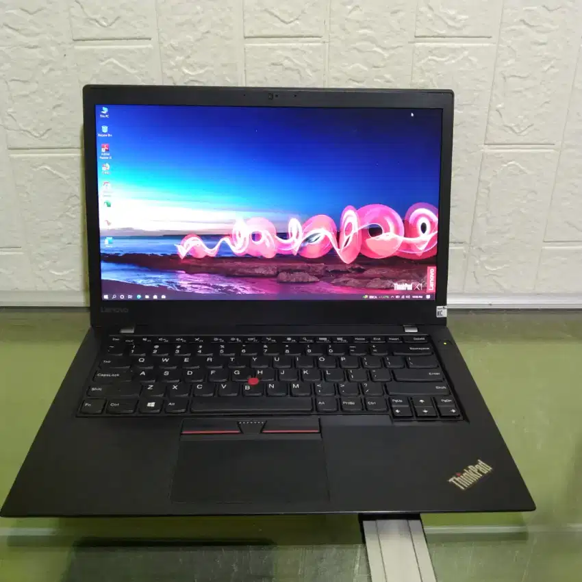 Lenovo thinkpad t470s core i7 gen7 ram 8 gb Ddr4 SSD NVME 256gb