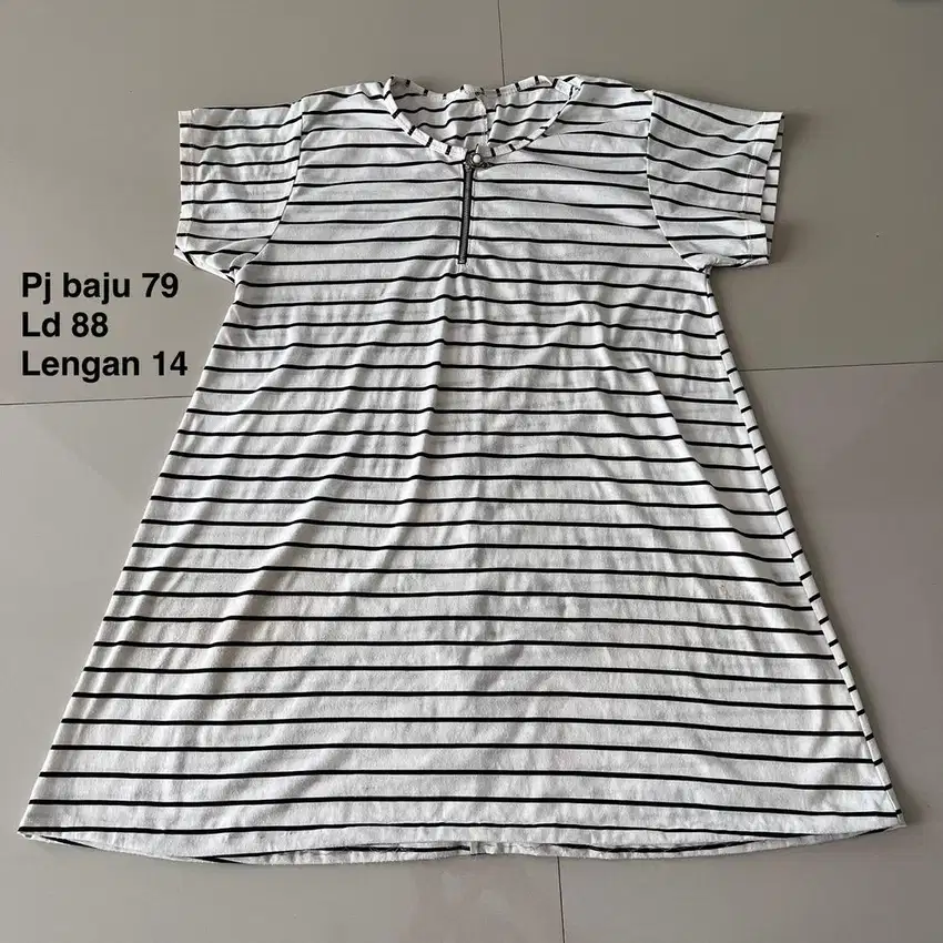 Atasan stripe hitam putih