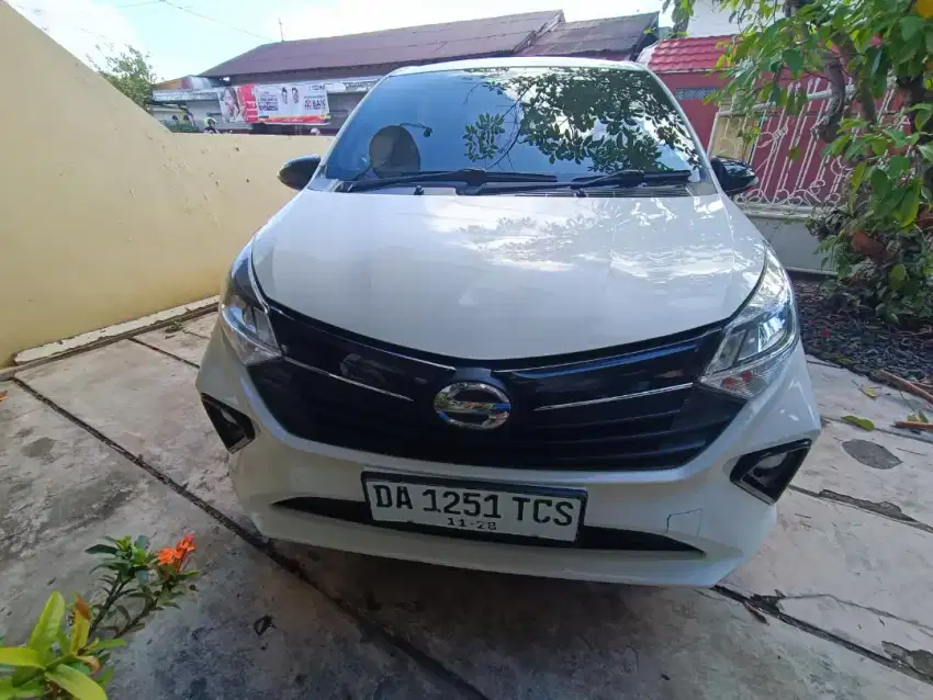 Daihatsu sigra r 1.2 at