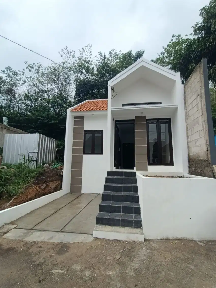 Rumah minimalis dalam komplek Bumi Langgeng Cileunyi