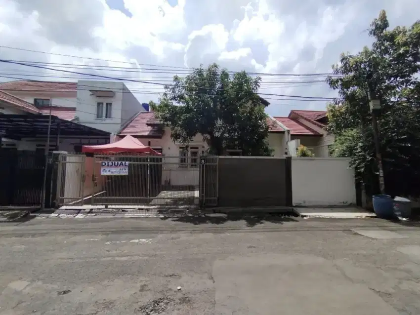 Rumah dijual di Pinus regency siap huni murah harga NJOP