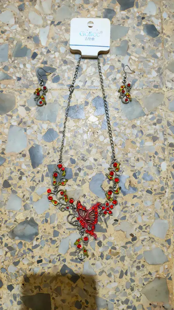 Bahan titanium kalung dan anting