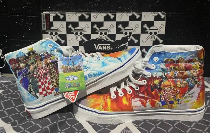 Sepatu Vans X One Piece EU 41 / UK 7 / US 8