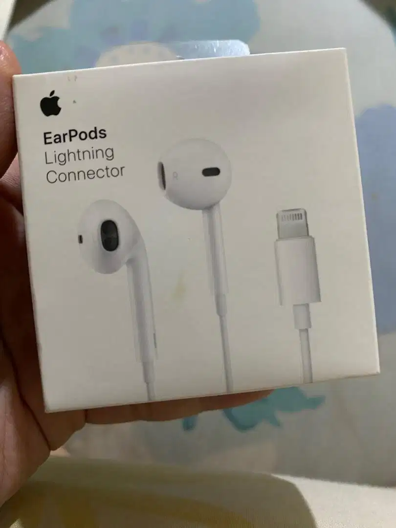 Earpods Lightning Connector merek Apple
