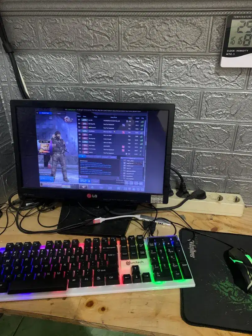 Komputer/PC Satu set siap pakai