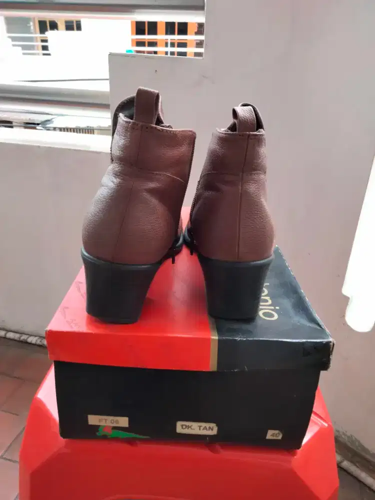 A.Antonio Shoes boots, size 40, Coklat,  wanita - preloved/bekas