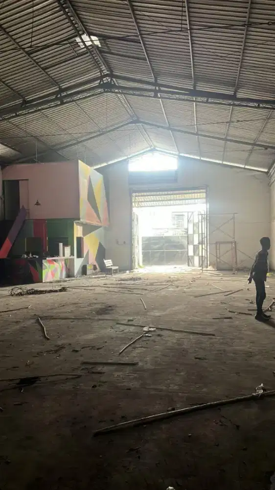 SEWA STRATEGIS MURAH GUDANG DEKAT PABRIK TOL WARU SIDOARJO SIAP PAKAI