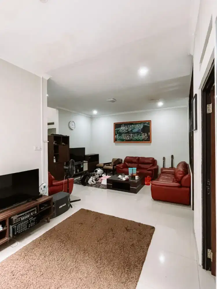 Rumah Antapani di Lingkungan tenang