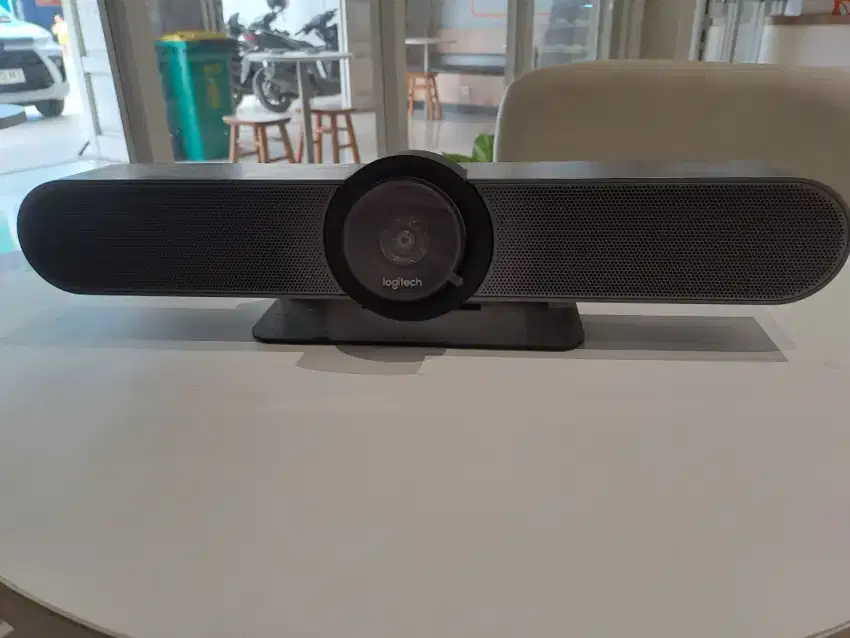 Logitech Meet Up confrence camera