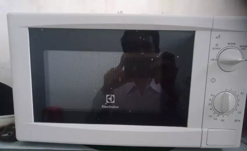Jual microwave setahun lagi dipakai 4x