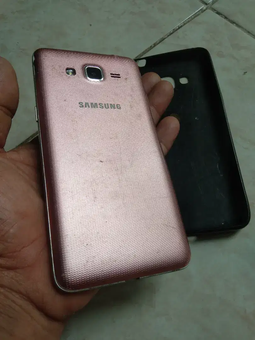 Samsung j2 preme 4G mines tc retak smua normal tinggal pake 175k