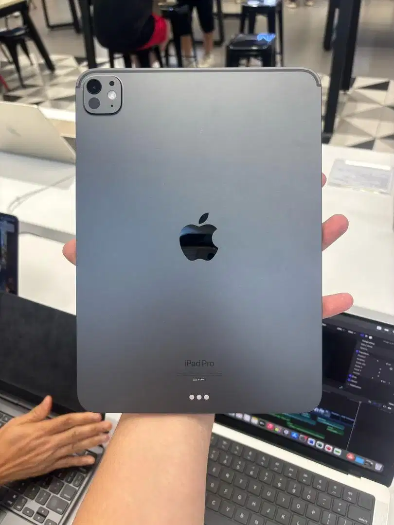 Ipad Pro M4  + majic keyboard