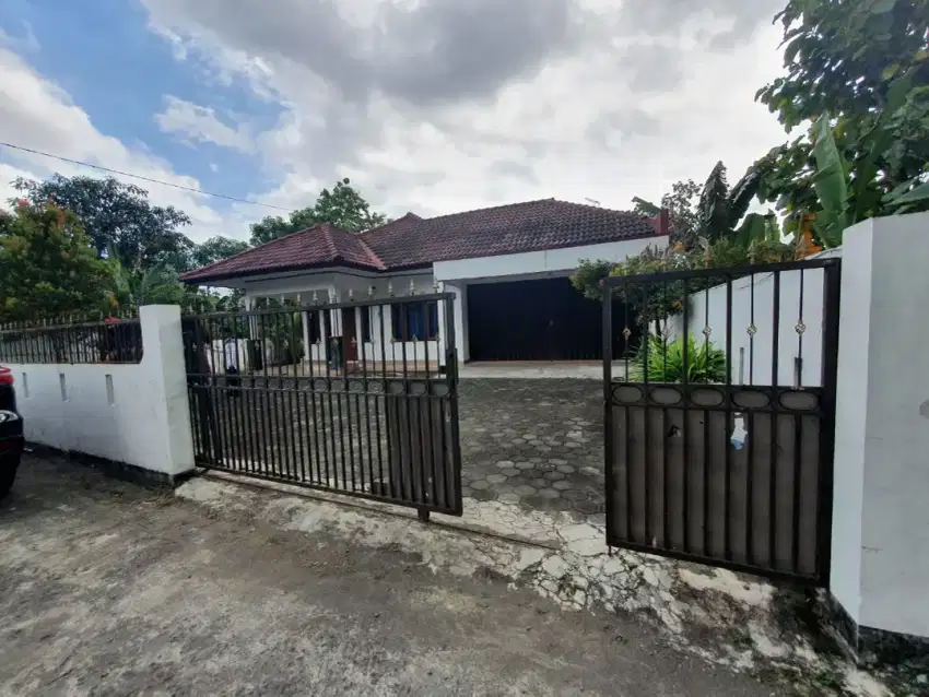 Disewakan rumah luas area Jalan Wates Km 8,5 Gamping