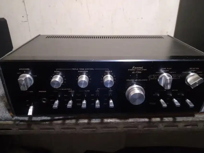Di jual ampli jadul merek sansui TIPE 7700