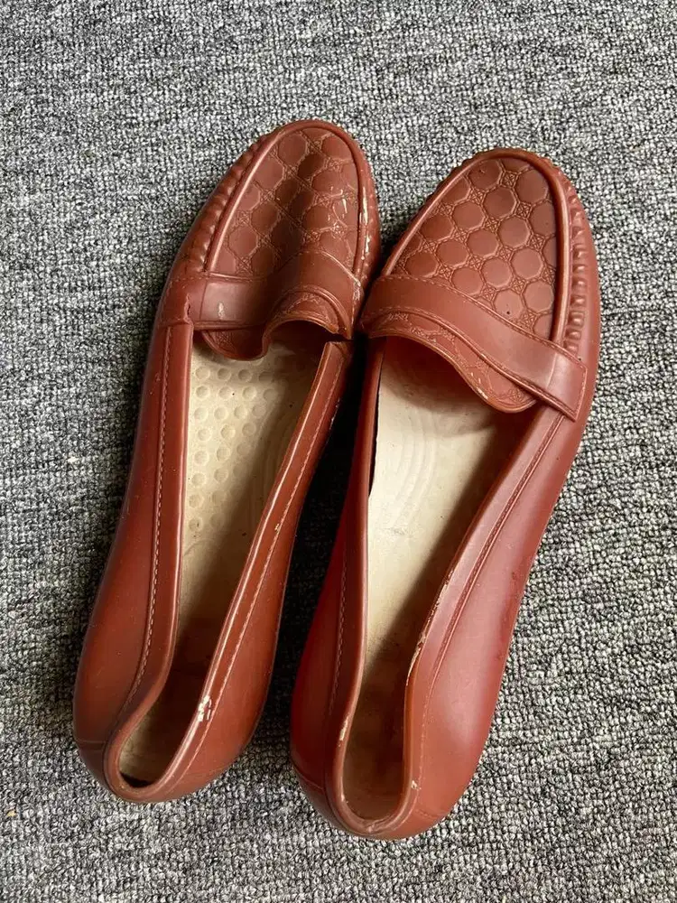 Sepatu karet wanita size 40