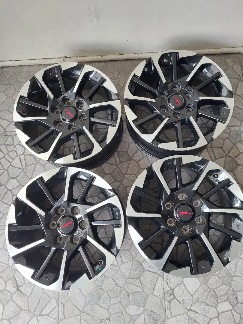 Velg R18 Fortuner TRD original copotan