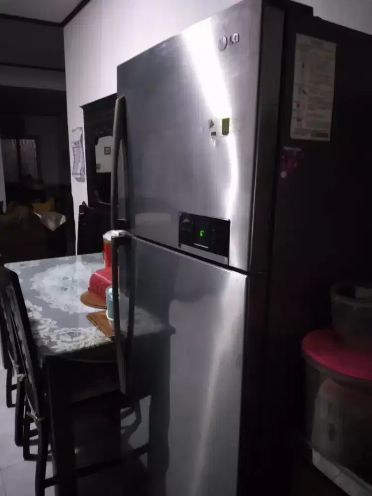Kulkas merk LG.. 2 pintu