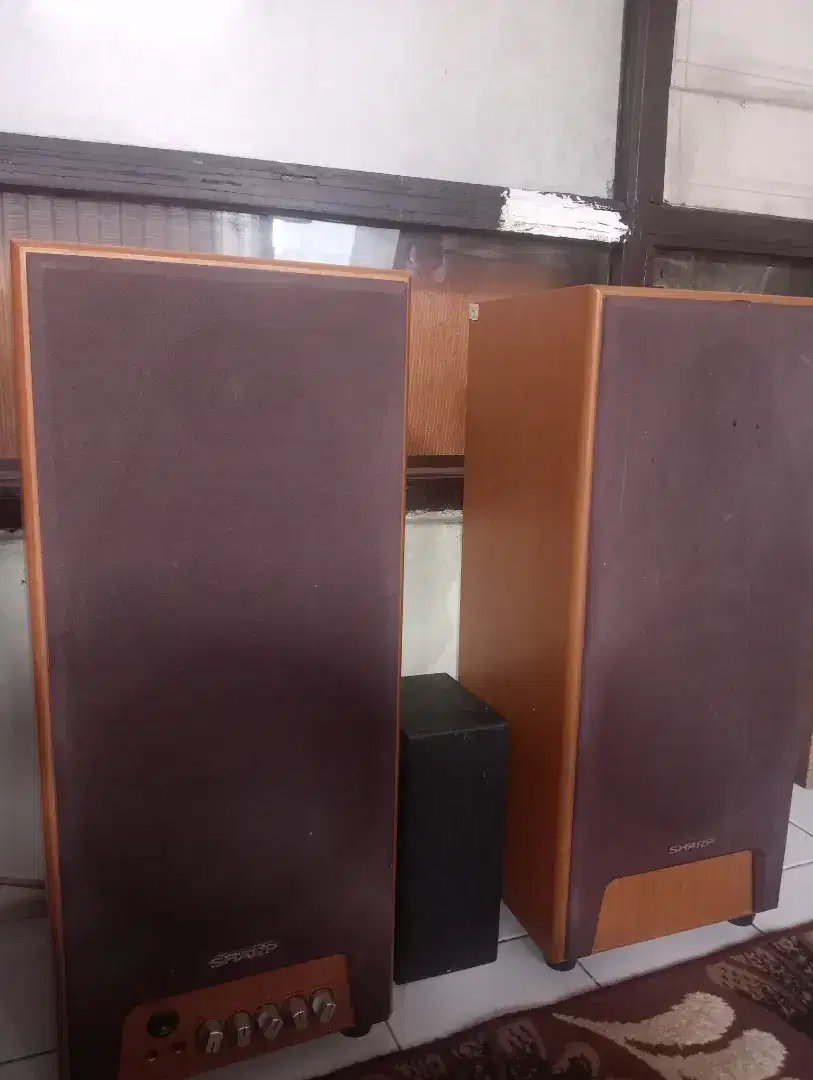 Jual Speaker Aktif merk Sharp, bsa untuk karaokean, suara mantap.