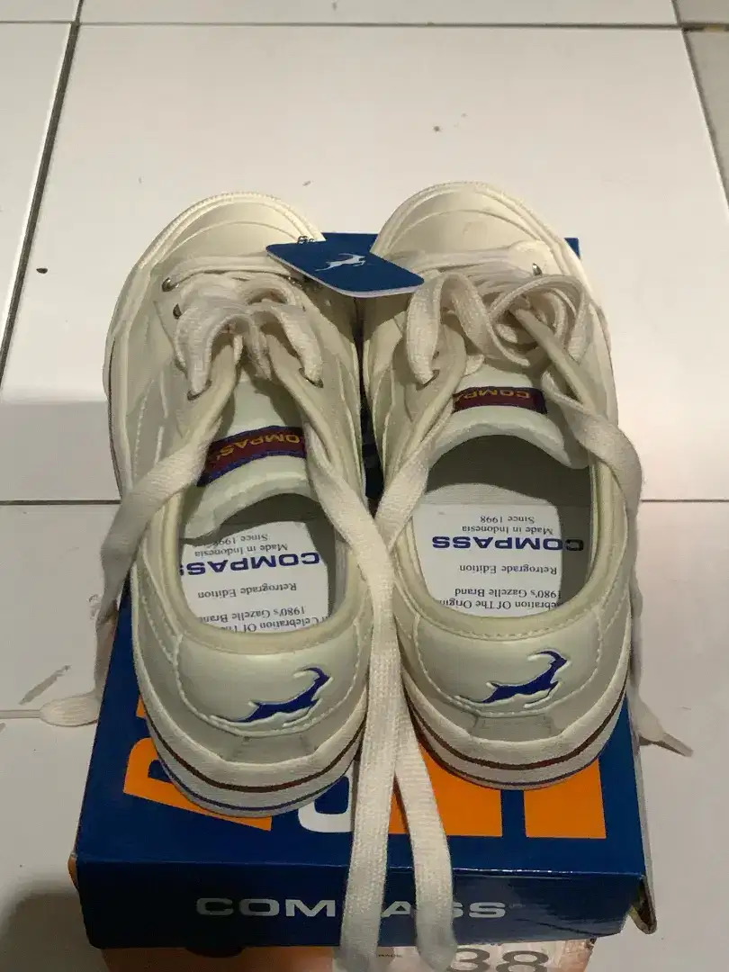 Compass Retrograde Low Cream