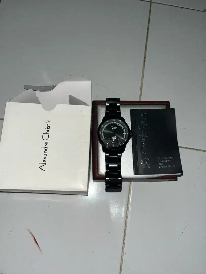 Jam tangan merek alexander christie