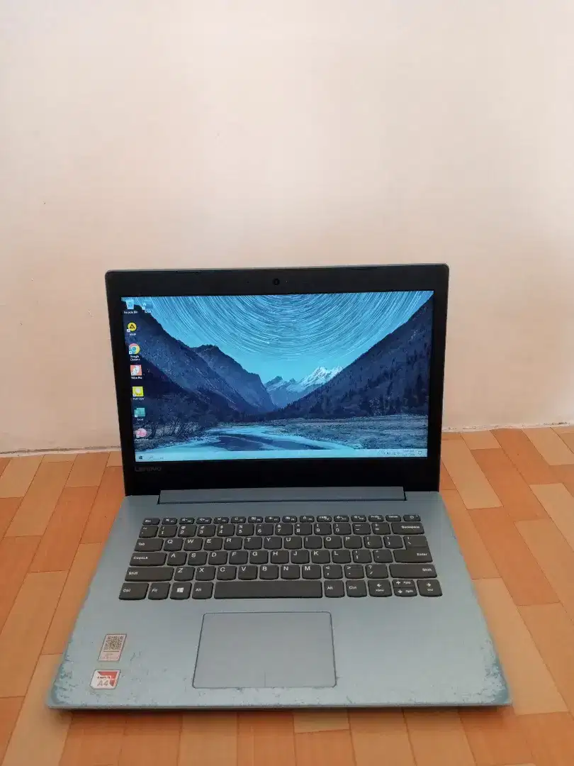 Laptop Lenovo IP300