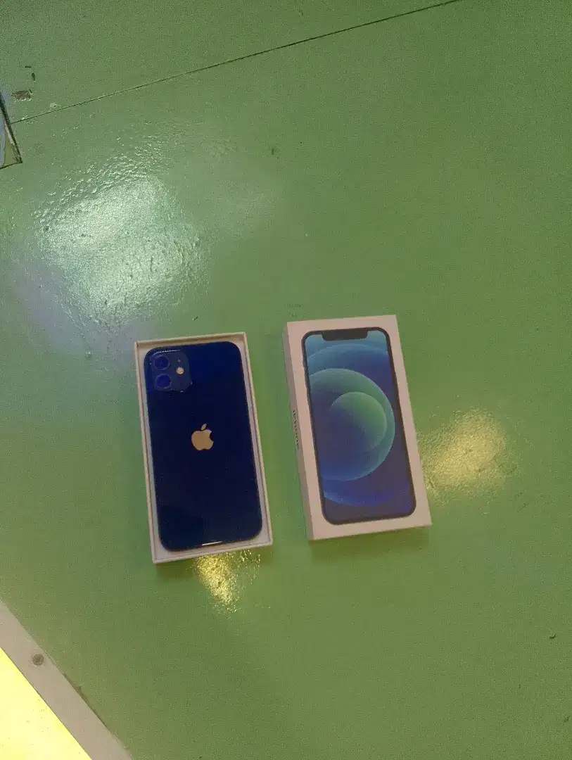 Iphone 12 256gb model full layar tipis