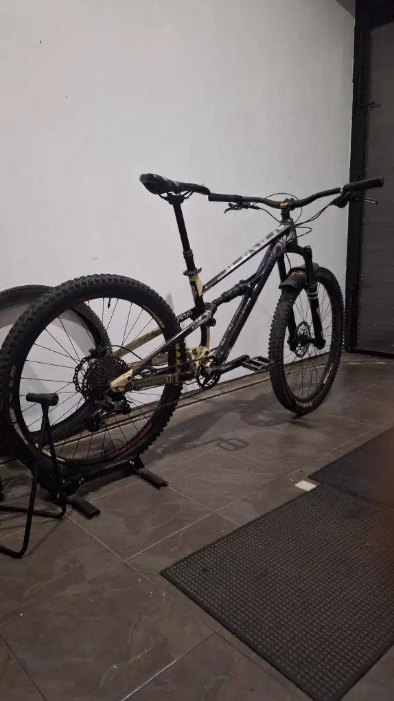 Sepeda XC Polygon Siskiu D7