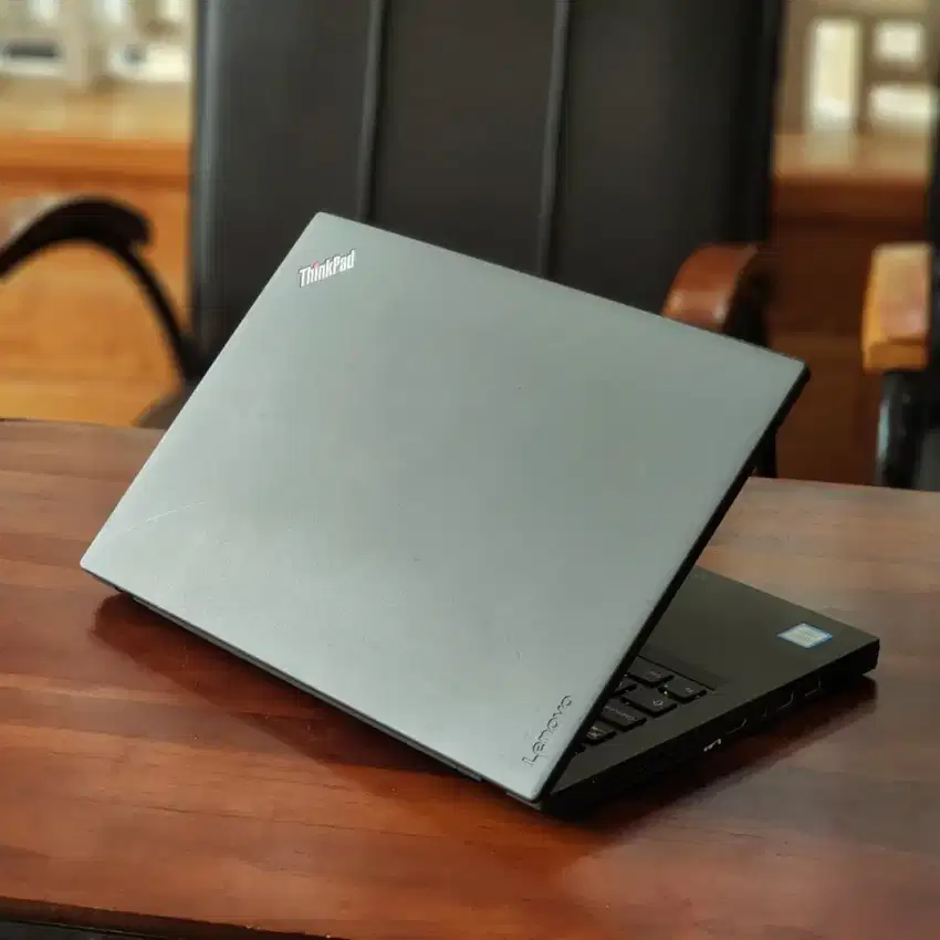 Ultrabook Core i5 Thinkpad X260 Slim RAM 8GB SSD 256GB Bagus Mulus