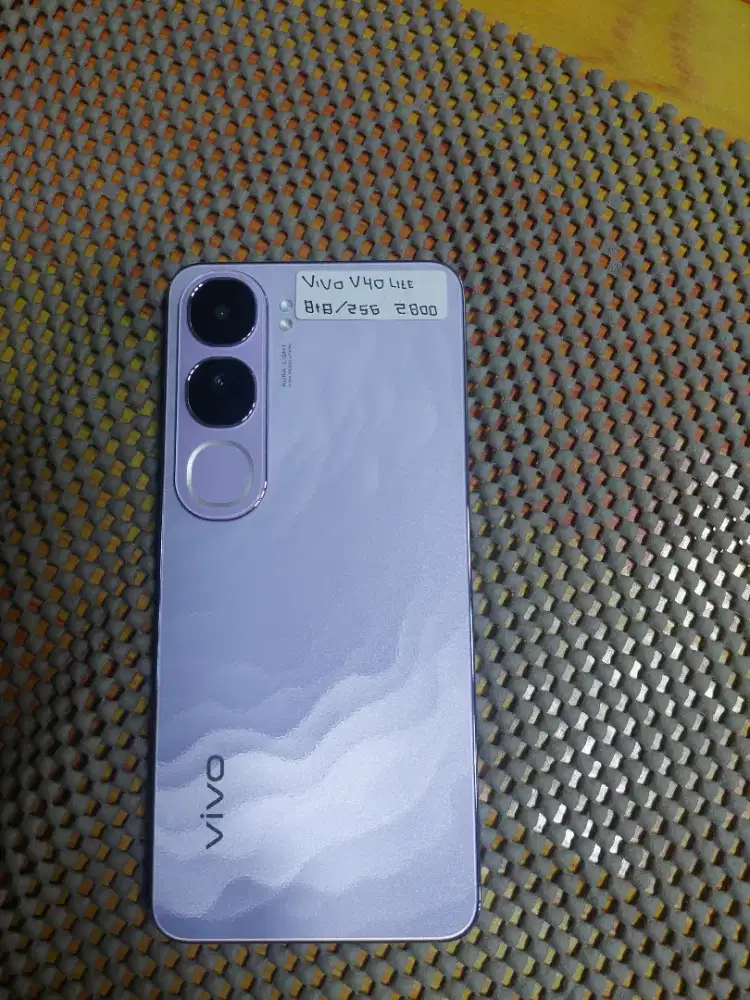 VIVO V40 LITE RAM 8+8/256