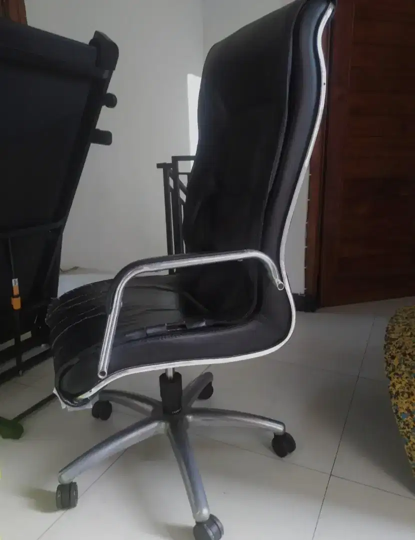 Dijual kursi kerja/kursi kantor ISTIMEWAH