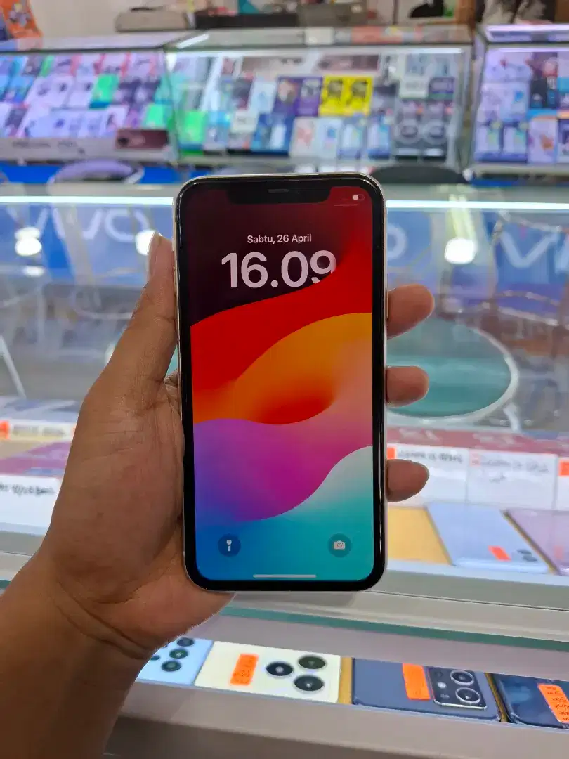 Iphone 11 64gb ibox second bisa tukar tambah bisa kredit