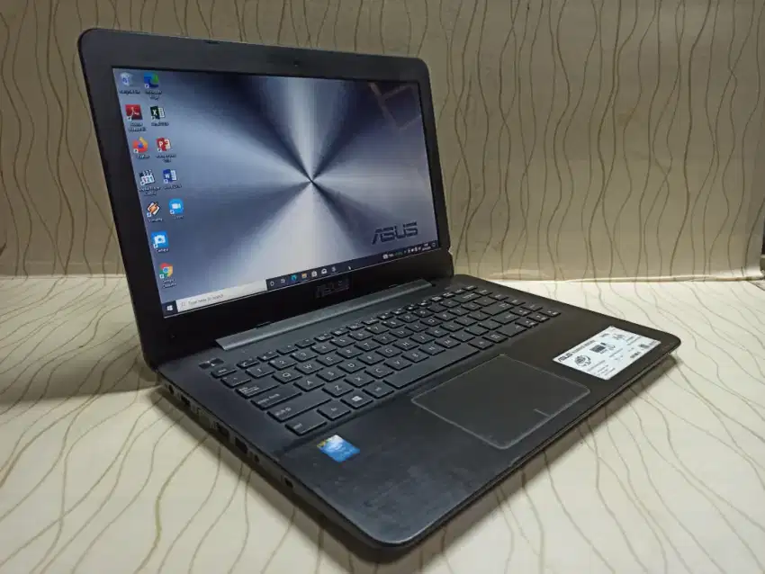 Laptop karyawan.. Asus X455L Core i3 Gen4 /10 GB /128 GB